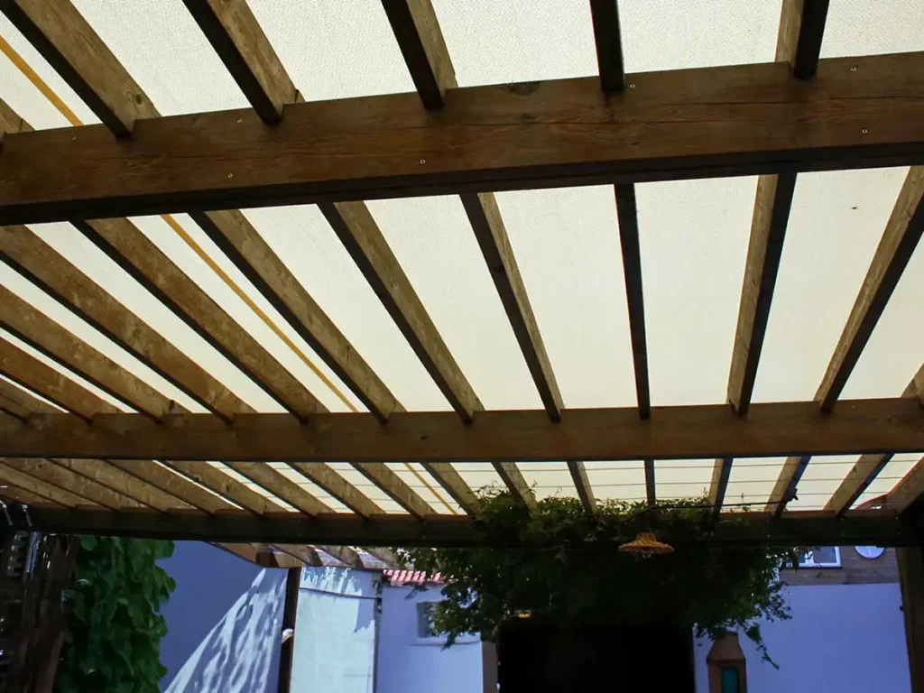 Segelduk pergola uteplats undersida - pergolasegel.se