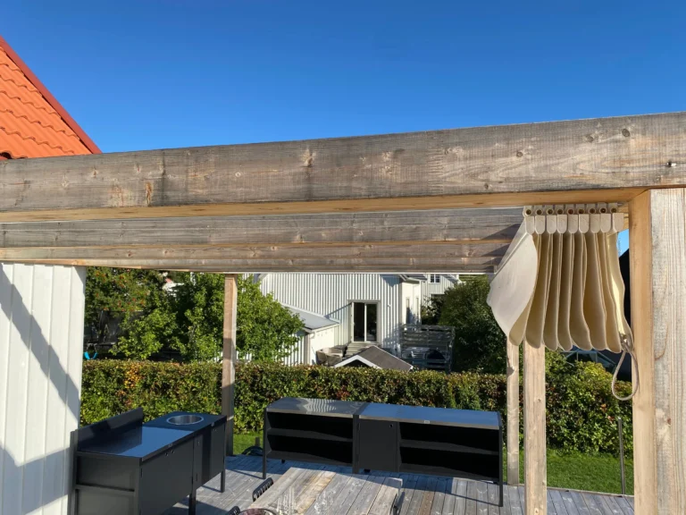 Pergolamarkis vid uteplats i Karlstad – Projekt nr 60 utan siffra 7